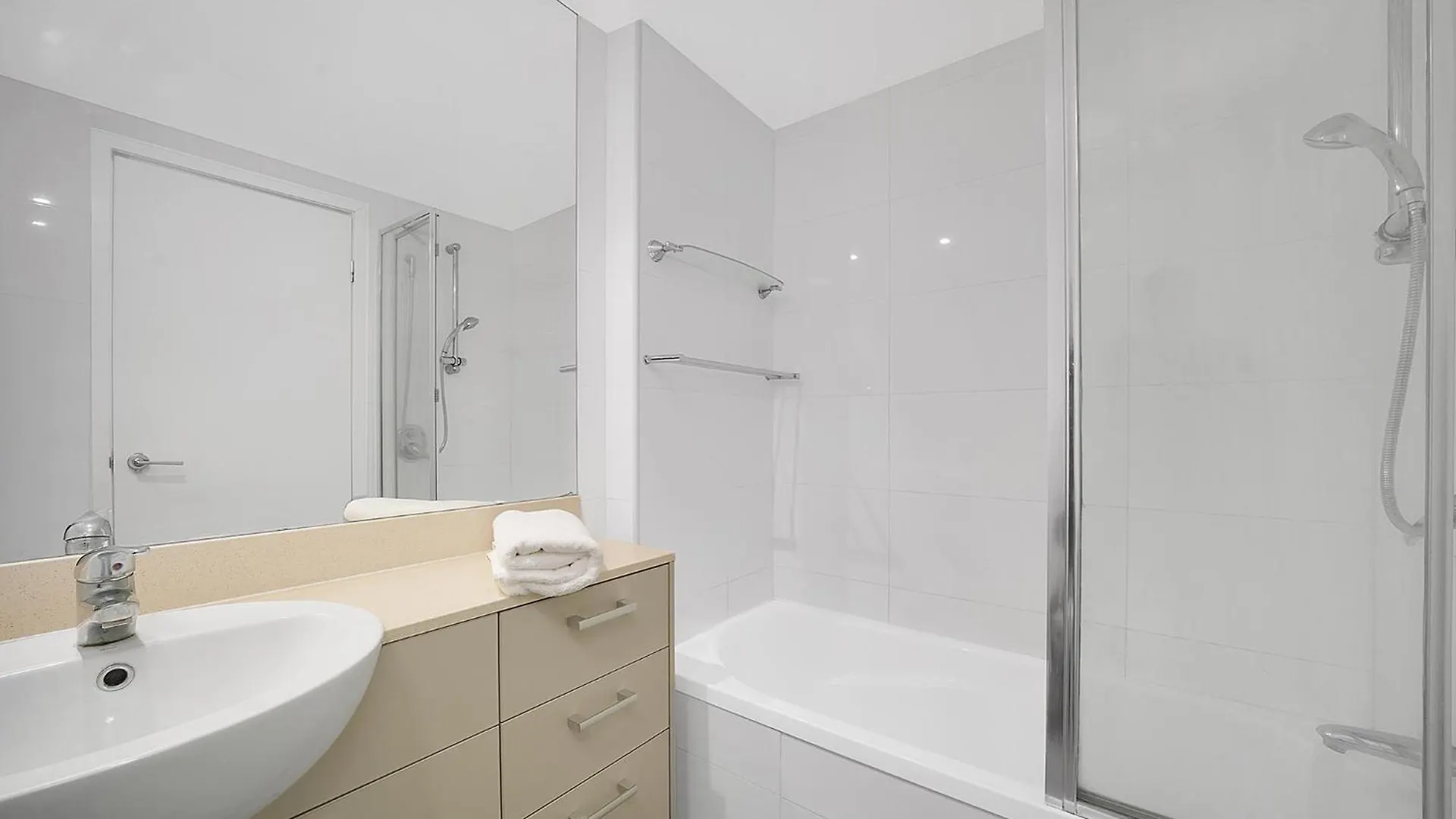 Trilogy Residences Brisbane 4*,
